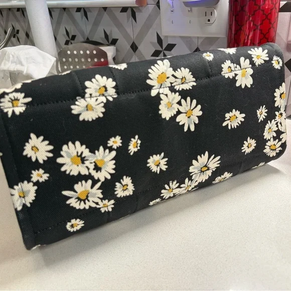 Coach Black & Gold Daisy Tote w/ Coach billfold & tags on purse.Purse NWT - Picture 3 of 7